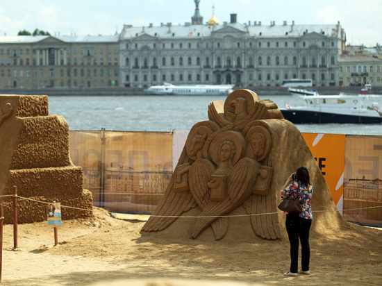 На пляже у Петропавловской крепости 27 мая откроется Фестиваль песчаных скульптур