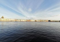 В Петербурге с 27 мая заработала паромная переправа через Неву. Ее запустили на время капитального ремонта Биржевого моста.