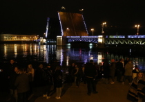 В связи с Днем города в Петербурге внесут коррективы в график разводки мостов. Он изменится ночь на 29 мая из-за проводимых праздничных мероприятий.