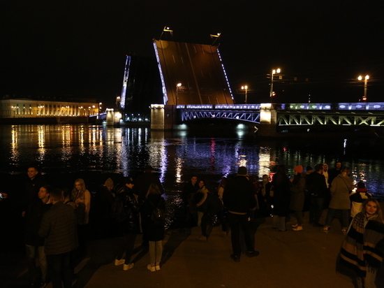 День города скорректирует график разводки мостов в Петербурге