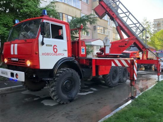 Пожар в девятиэтажке произошел в Новосибирске