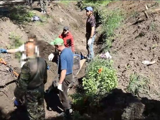 В Мариуполе нашли массовое захоронение украинских солдат