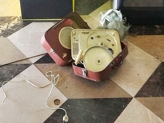Подозрительный предмет в БЦ на Владимирском оказался электрофоном 50-х годов