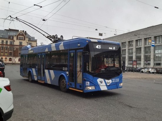 Дорожные работы на Большевиков изменят маршруты автобусов и троллейбусов с 28 мая