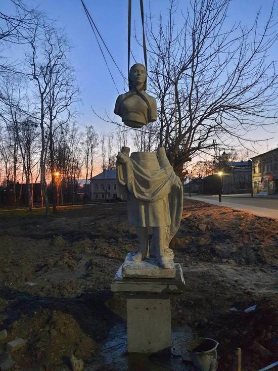Две скульптуры советского периода – фигуры ткачихи и колхозницы в Тутаеве – будут возвращены на место в парке на Левобережье