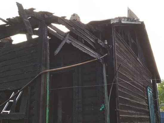 Под Саратовом загорелся многоквартирный дом
