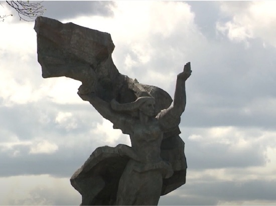 В Латвии предложили взорвать памятник победителям нацизма