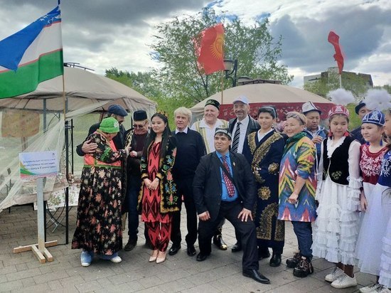 Братья Торсуевы посетили фестиваль национальных культур в Чите