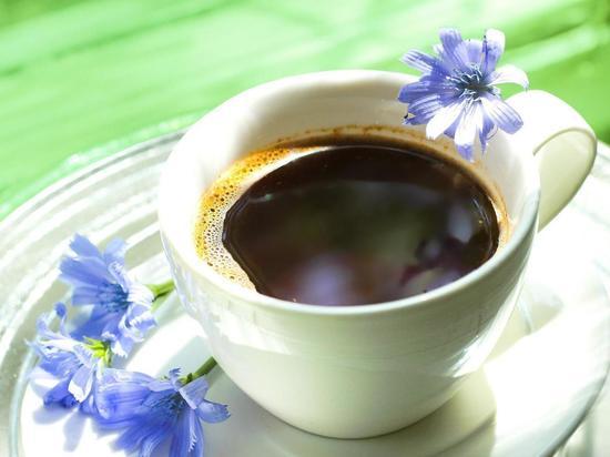 Диетолог объяснила петербуржцам разницу между кофе и цикорием