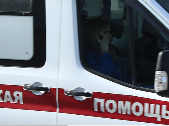 В Москве водитель наехал во дворе на мать с коляской
