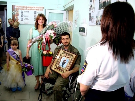 Донецкий солдат сыграл свадьбу прямо в госпитале