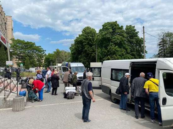 Власти Славянска начали эвакуацию населения из-за наступления российских войск
