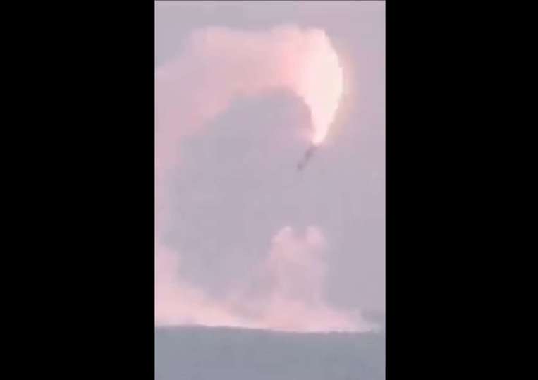 баллистическая ракета с парашютом. балистическая ракета кедр. кндр запустила неопознанный снаряд в сторону японского моря. дунфэн 17 ракета. политическая ракета кндр.