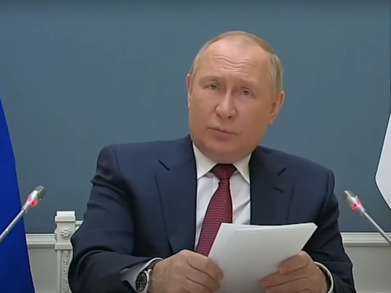 Путин подписал закон об электронной путевке
