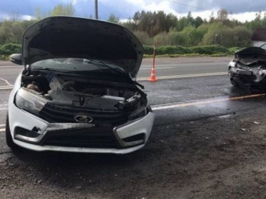 Водитель Lada Vesta погиб в ДТП на трассе М-10 в Новгородском районе