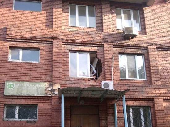 В Донецке показали последствия массированного обстрела города: ФОТО