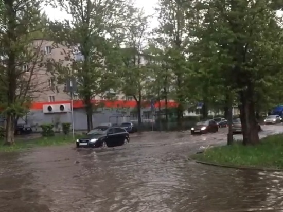 В Ярославле затопило улицы и магистрали
