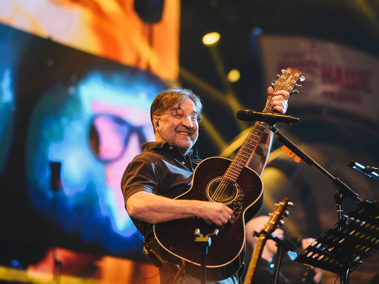 Суд Петербурга отказался рассматривать дело против Шевчука