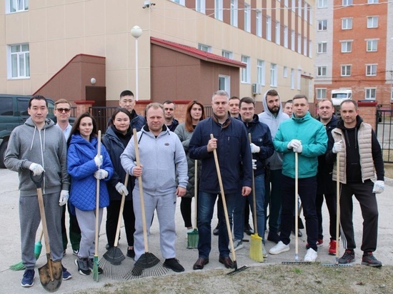 Тот самый случай, когда можно увидеть серьезных людей без мундиров