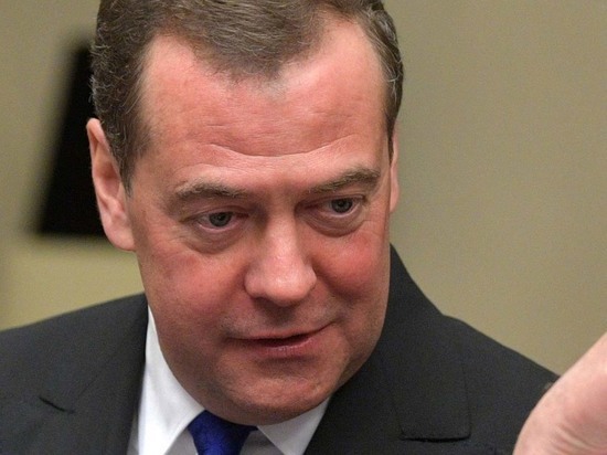 Медведев заявил о возможности нанесения удара по США