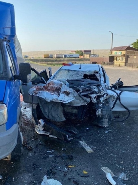В аварии на дороге в Калмыкии погиб человек