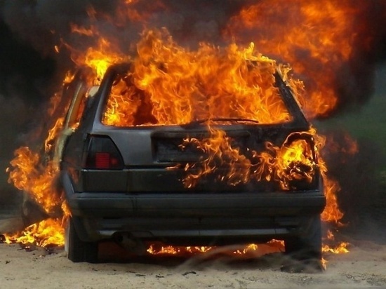 Вечером в Ивановской области сгорел автомобиль