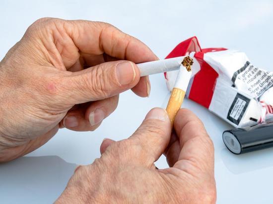 В Петербурге предложили размещать на пачках сигарет информацию о годовых тратах курильщика