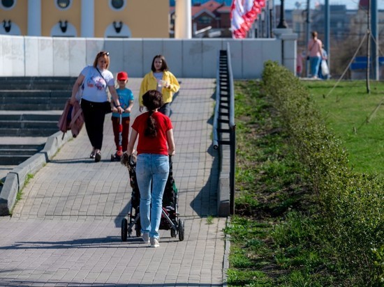 В Челябинской области особое внимание уделяется поддержке материнства и детства