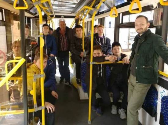 В Иванове "особенным" детям устроили экскурсию в троллейбусный парк