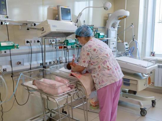 Минздрав Новосибирской области поможет трудоустроить врачей закрывающегося роддома №25