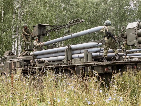 РСЗО "Ураган" ВС России ликвидировали украинскую замаскированную технику