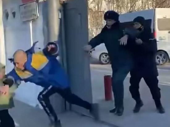 Почему казахстанских призывников насильно увозят в армию?