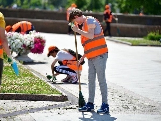 Работа на лето: все, что нужно знать о трудоустройстве подростков