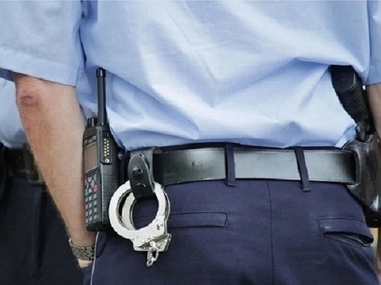 Мужчину оштрафовали за матерную брань на полицейского в ПНД Нового Уренгоя