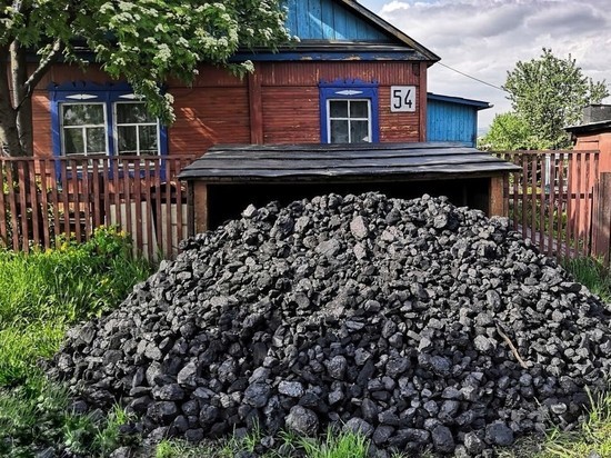 Стало известно, кто в Кузбассе получит бесплатный уголь