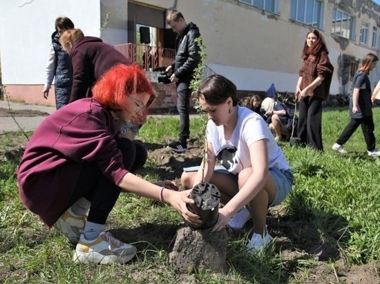 Северодвинские школы стали участниками акции «Сад Памяти», целью которой является посадить 27 миллионов деревьев в память о погибших в годы Великой Отечественной войны