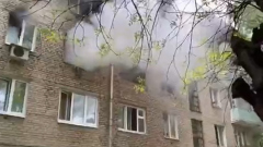 Видео взрыва газа в пятиэтажке в подмосковных Мытищах: валит дым