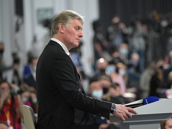 Песков: США "подливают масло в огонь" поставками РСЗО Украине