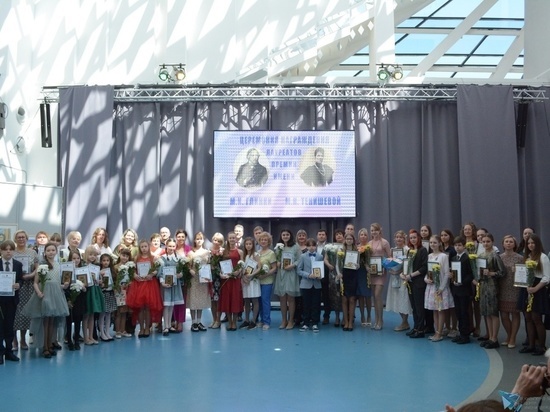 В Смоленске в КВЦ им. Тенишевых открылась уникальная выставка