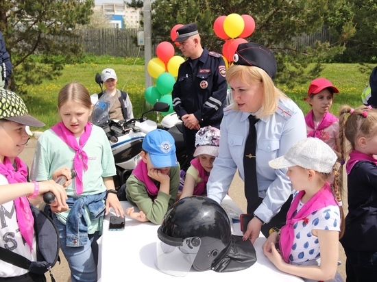 В Международный день защиты детей костромские госавтоинспекторы приняли участие в масштабном тематическом мероприятии