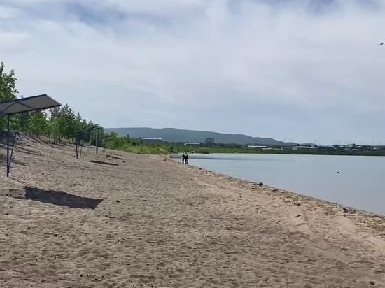 Новая спортивная площадка появилась на городском пляже в Чите