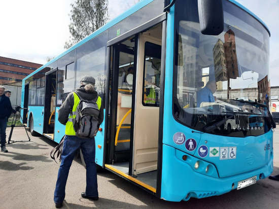 На петербургских дорогах появятся полсотни новых комфортабельных автобусов