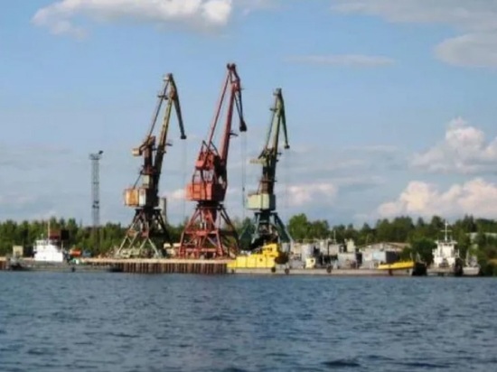 В Костромском речном грузовом порту приняты все меры для организации работы в соответствии с природоохранными требованиями