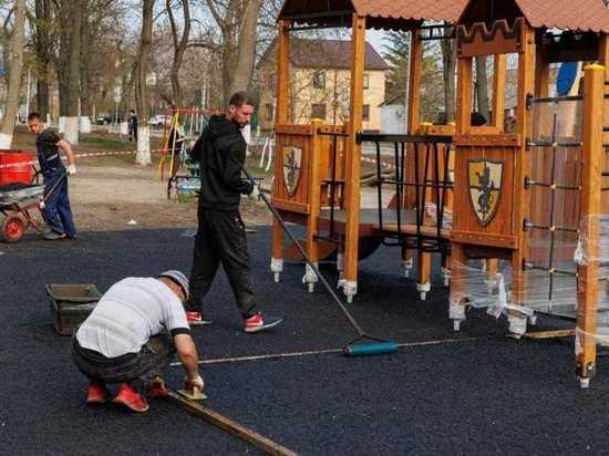 В центре Ростова в парке Димитриевском демонтированные элементы благоустройства вернули на место