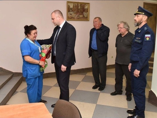 Маме погибшего в ходе спецоперации на Украине островича передали Орден Мужества