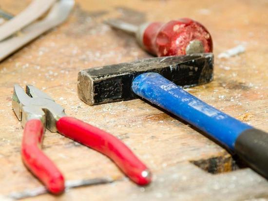 Москвичи приступили к ремонту школ и вузов Луганска