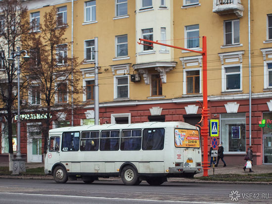 Водитель кемеровской маршрутки хамил и выгонял пассажиров, оплативших проезд