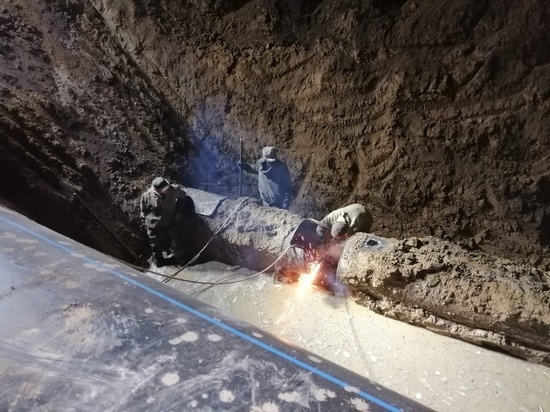Почти два километра водопровода отремонтируют за ночь в Омской области