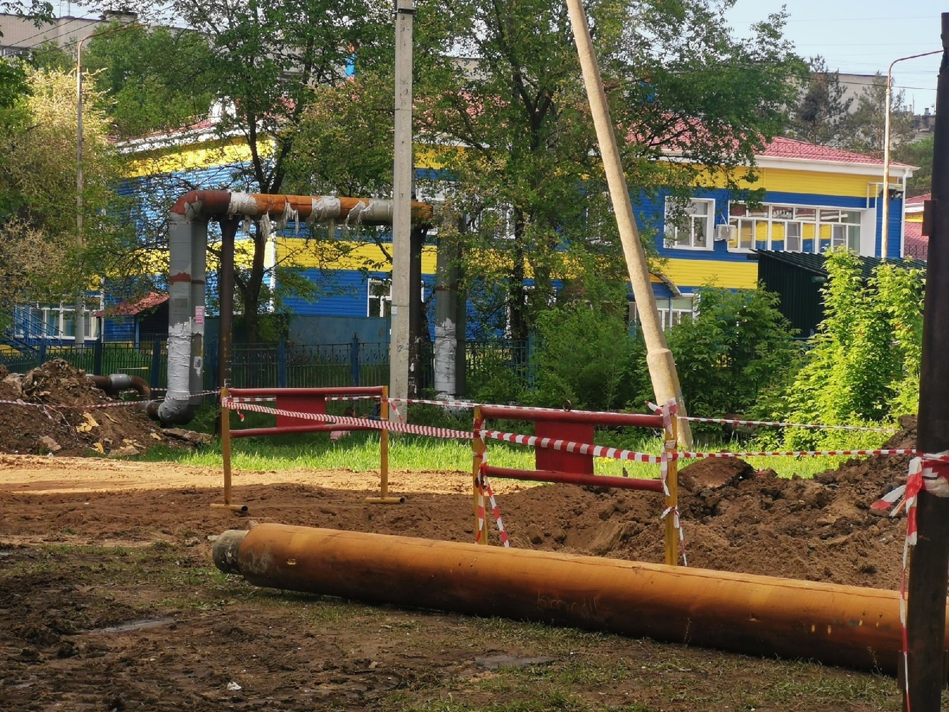 Десятки семей в Хабаровске живут без горячей воды из-за разрыва старых труб: фото