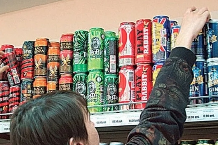 В России алкогольные коктейли продают под видом пивных напитков